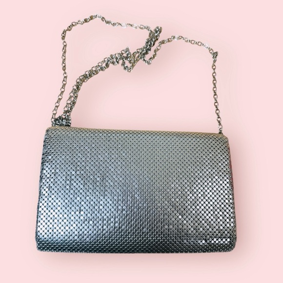 Tevolio Silver Mesh Evening Bag – New – Chain Strap Clutch with Card Slots - Picture 3 of 7